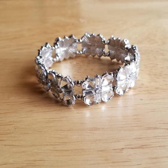 GUESS Diamond Silver Bracelet - Picture 3 of 5